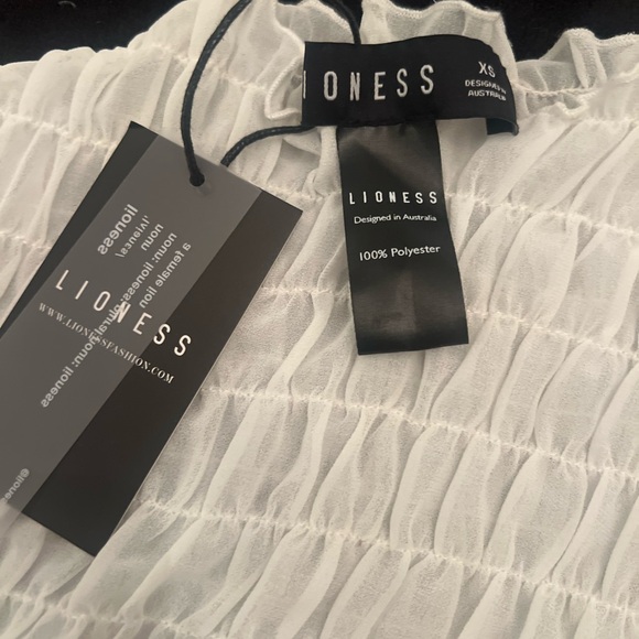 Lioness scrunch mock neck top in white chiffon - Picture 2 of 2